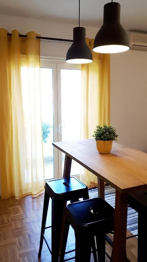 Apartments Julija Preko Kroatien